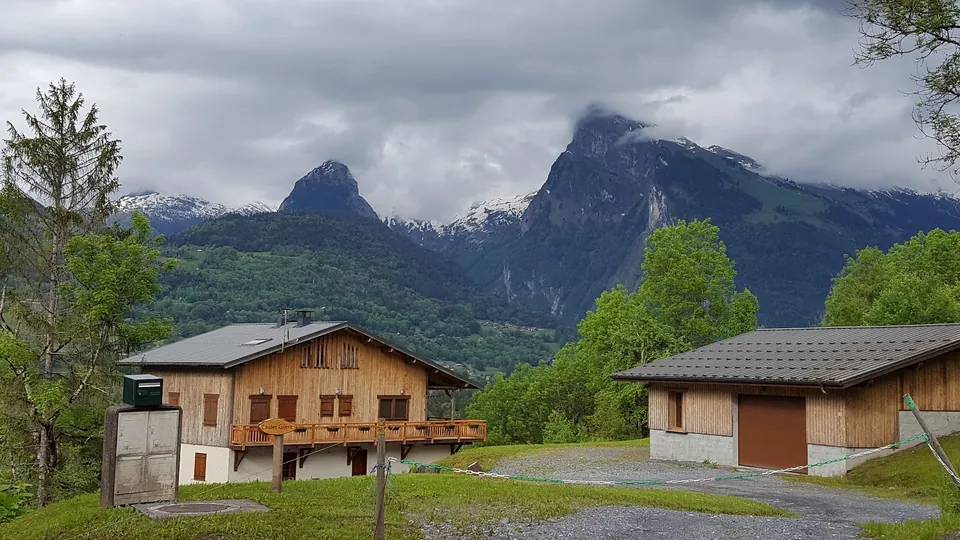 Chalet Le Sauvageon: view 1
