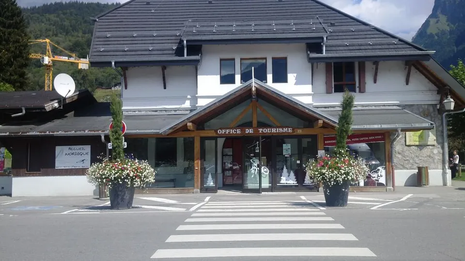 Office de tourisme de Samoëns: the village